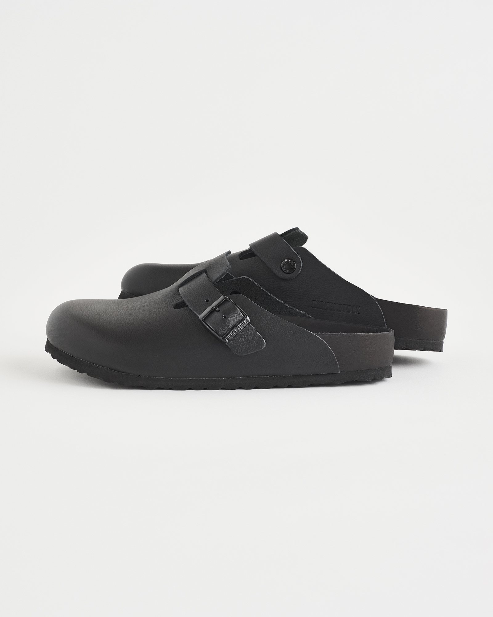 Madhappy-Birkenstock-Boston-Black-01